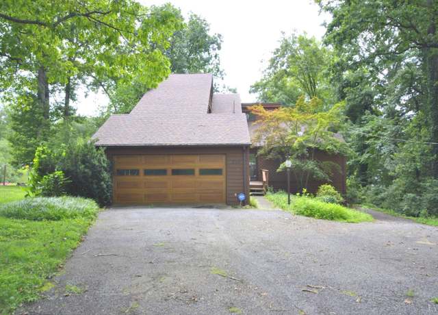 Property at 348 Timberlake Dr, Lynchburg, VA 24502, 3 beds, 2.5 baths