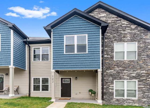 Property at 142 Emanuel Ct, Lynchburg, VA 24502, 3 beds, 2.5 baths