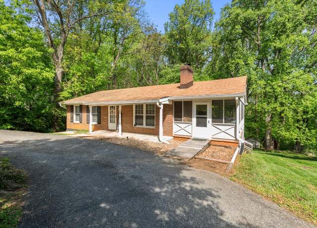 Property at 119 Adams Dr, Lynchburg, VA 24502, 5 beds, 2.5 baths