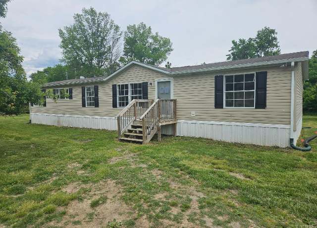 Property at 419 Pocahontas St, Glasgow, VA 24555, 3 beds, 2 baths