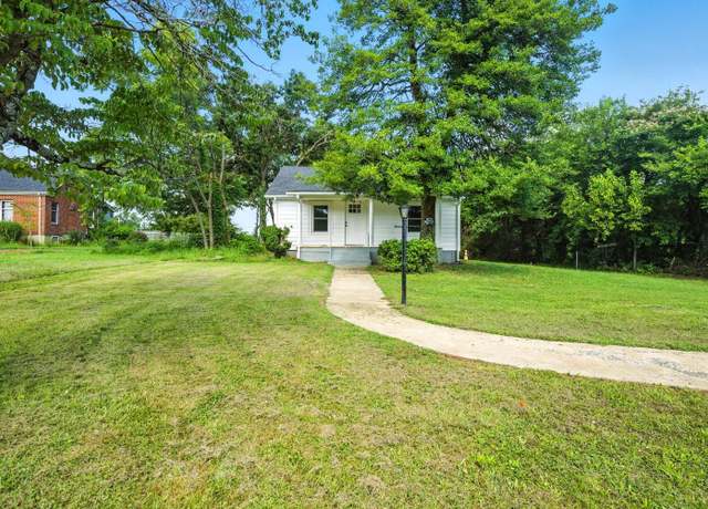 Property at 212 Main St, Madison Heights, VA 24572, 3 beds, 1 bath