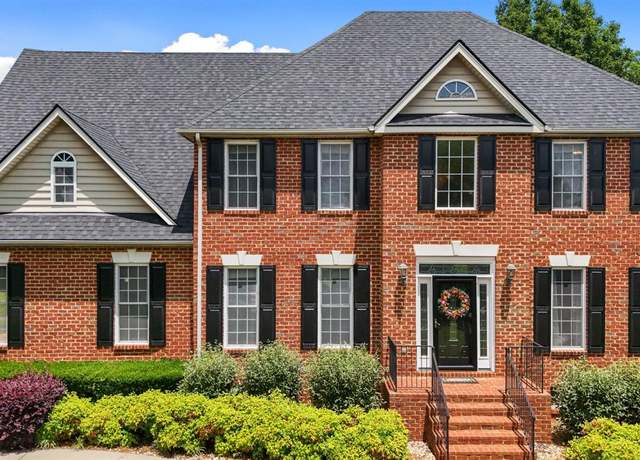 Property at 812 Lake Vista Dr, Forest, VA 24551, 5 beds, 3 baths