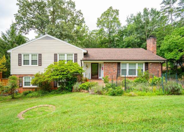 Property at 3219 Downing Dr, Lynchburg, VA 24503, 4 beds, 3 baths