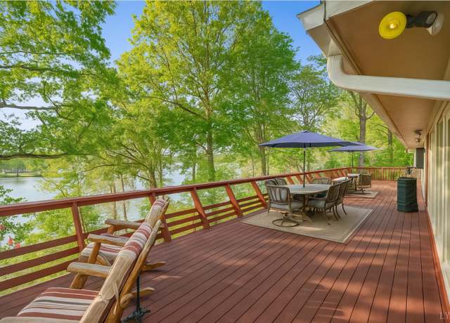Property at 106 Catlett Ct Ct, Moneta, VA 24121, 4 beds, 2 baths