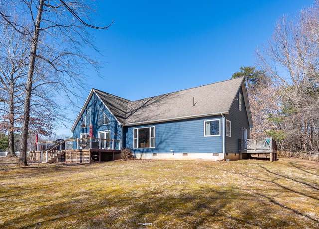 Property at 100 Sandpiper Dr, Huddleston, VA 24104, 4 beds, 4 baths