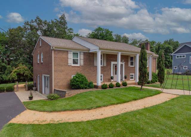 Property at 136 Timber Ridge Dr, Forest, VA 24551, 4 beds, 3 baths