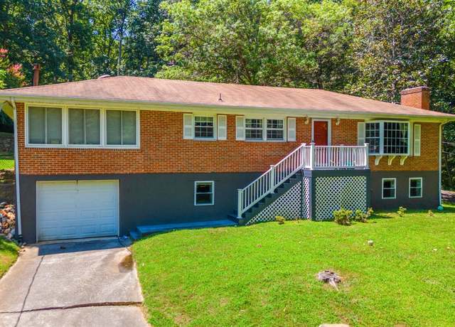 Property at 2025 Woodcrest Dr, Lynchburg, VA 24503, 4 beds, 3 baths