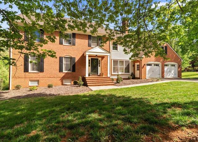 Property at 1803 Royal Oak Dr, Lynchburg, VA 24503, 4 beds, 3.5 baths