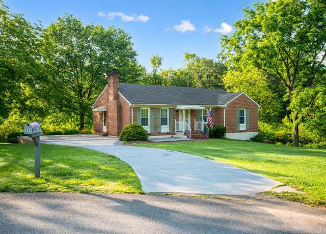 Property at 200 Middleboro Pl, Lynchburg, VA 24502, 3 beds, 1.5 baths