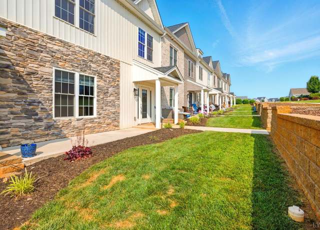 Property at 1036 Brownstone Dr, Forest, VA 24551, 3 beds, 2.5 baths