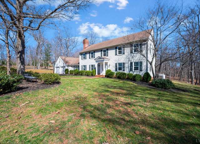 Property at 893 Turkeyfoot Rd, Forest, VA 24551, 4 beds, 3.5 baths