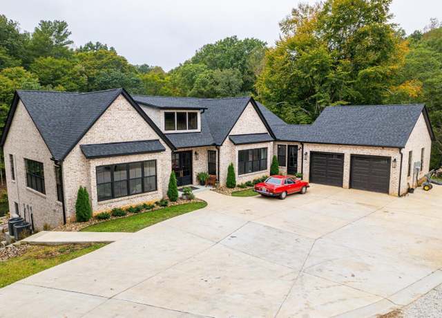 Property at 1543 Elon Road Rd, Madison Heights, VA 24572, 4 beds, 4.5 baths