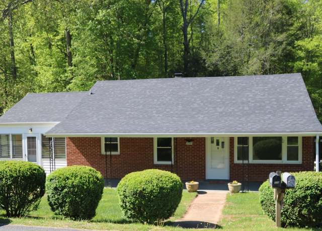 Property at 233 Mays St, Madison Heights, VA 24572, 2 beds, 1 bath