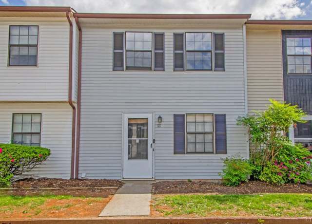 Property at 77 Country Place Ln, Lynchburg, VA 24501, 2 beds, 1.5 baths