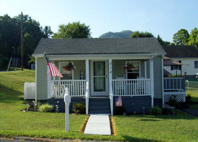 Property at 414 E 3rd St, Buena Vista, VA 24416, 2 beds, 1 bath