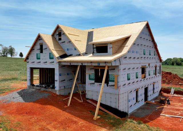 Property at 1 Wells Rd, Bedford, VA 24523, 3 beds, 2 baths