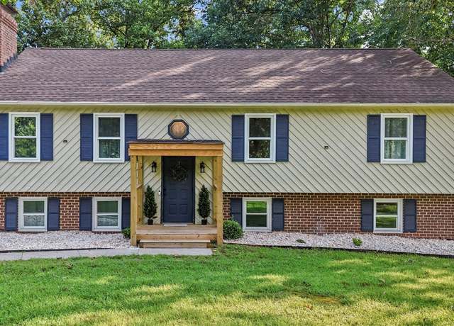 Property at 108 Moultire Pl, Lynchburg, VA 24502, 4 beds, 3 baths
