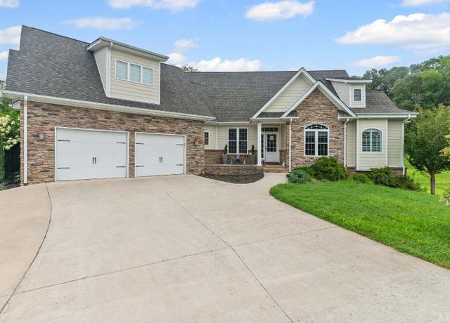 Property at 1099 Toni Ln, Forest, VA 24551, 5 beds, 4 baths