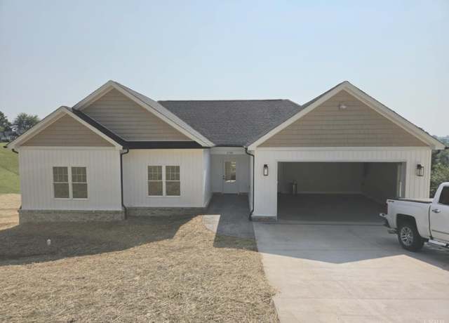 Property at 2789 Goode Station Rd, Goode, VA 24556, 4 beds, 3 baths