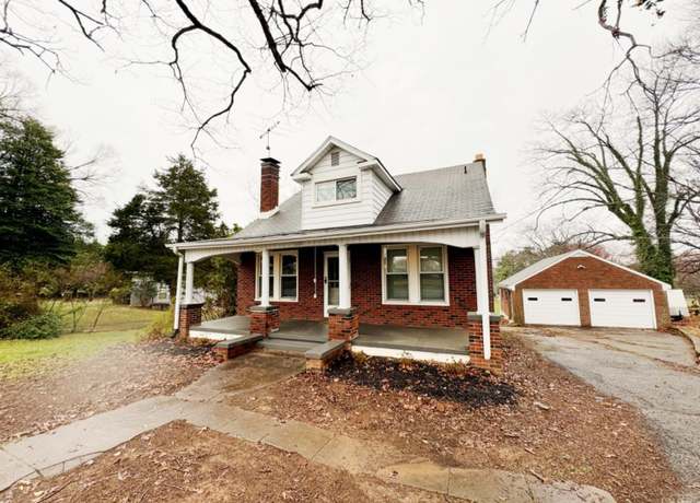 Property at 1119 Peaks St, Bedford, VA 24523, 4 beds, 1.5 baths