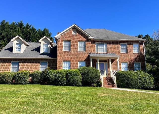 Property at 300 Hayfield Dr, Lynchburg, VA 24503, 4 beds, 2.5 baths