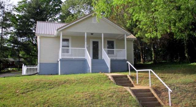 Photo of 1020 Park St, Altavista, VA 24517