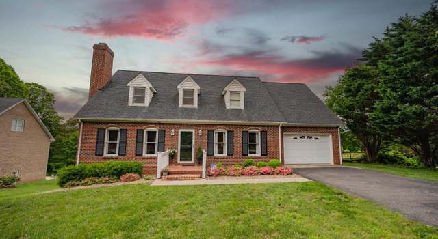 Photo of 220 Swan Ln, Forest, VA 24551