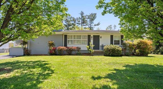 Photo of 711 Leftwich St, Gretna, VA 24557