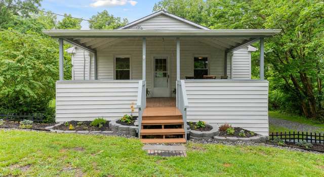 Photo of 208 Mill St, Bedford, VA 24523