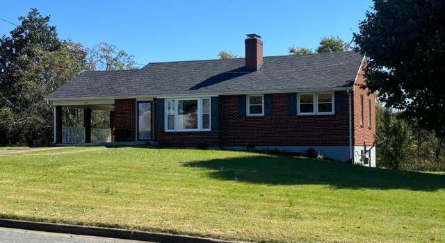 Photo of 1128 Glenfield Dr, Lynchburg, VA 24502
