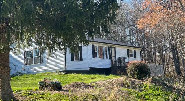 Photo of 128 Bailess Dr, Hurt, VA 24563