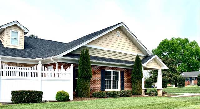 Photo of 102 Acorn Run Ln, Bedford, VA 24523