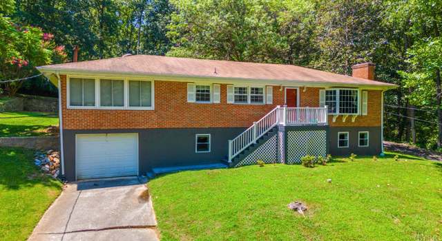 Photo of 2025 Woodcrest Dr, Lynchburg, VA 24503