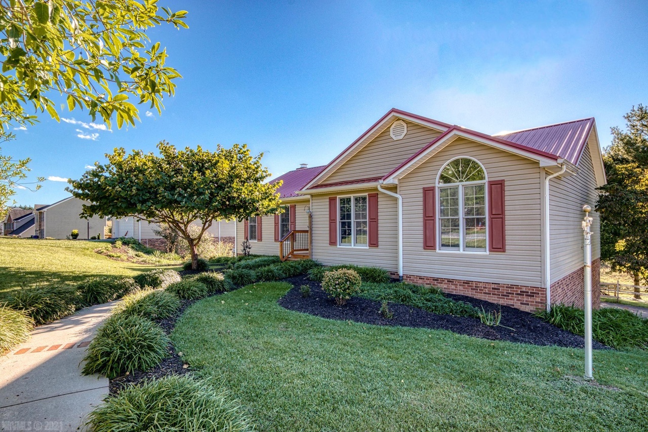 390 Majestic Dr, Christiansburg, VA 24073 MLS 413332 Redfin