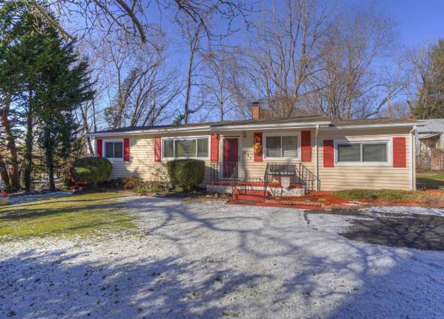 Property at 311 Wharton St, Blacksburg, VA 24060, 2 beds, 1 bath