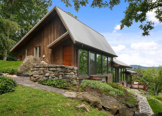 Property at 3418 Deer Run Rd, Blacksburg, VA 24060, 2 beds, 3 baths