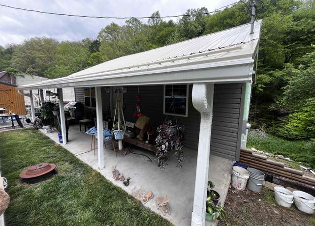 Property at 8845 Maple Rd, Pound, VA 24279, 4 beds, 2 baths