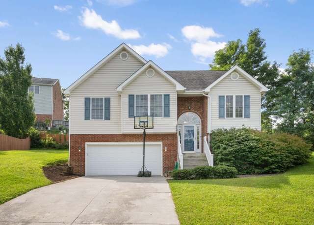 Property at 218 Mountain Breeze Dr, Blacksburg, VA 24060, 4 beds, 3 baths