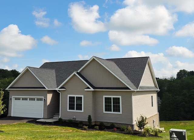 Property at 5240 Country Meadow Dr, Dublin, VA 24084, 3 beds, 2.5 baths