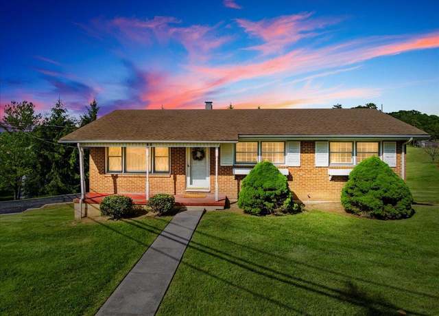 Property at 20 Ellett Rd NE, Christiansburg, VA 24073, 3 beds, 2 baths