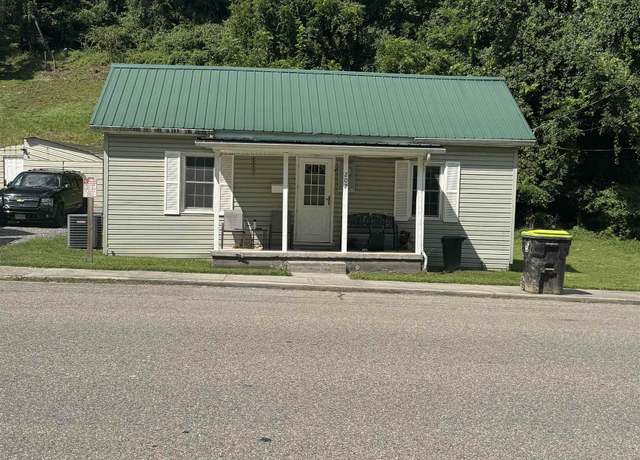 Property at 202 Pierce Ave, Pulaski, VA 24301, 2 beds, 1 bath