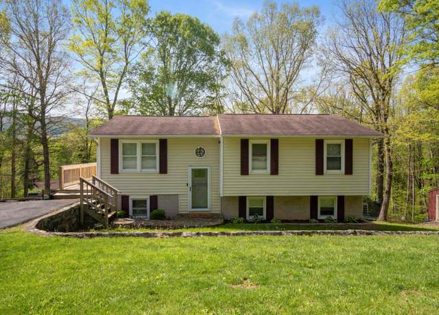 Property at 156 Ridgecrest St, Bluefield, VA 24605, 5 beds, 2 baths