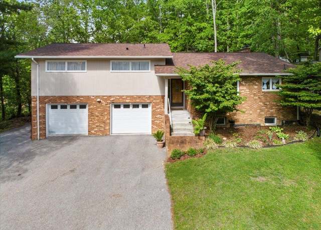 Property at 300 Tomahawk Dr, Christiansburg, VA 24073, 4 beds, 3 baths
