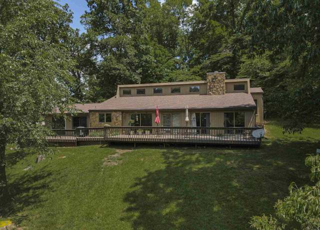 Property at 7562 Bluff View Dr, Radford, VA 24141, 3 beds, 2 baths