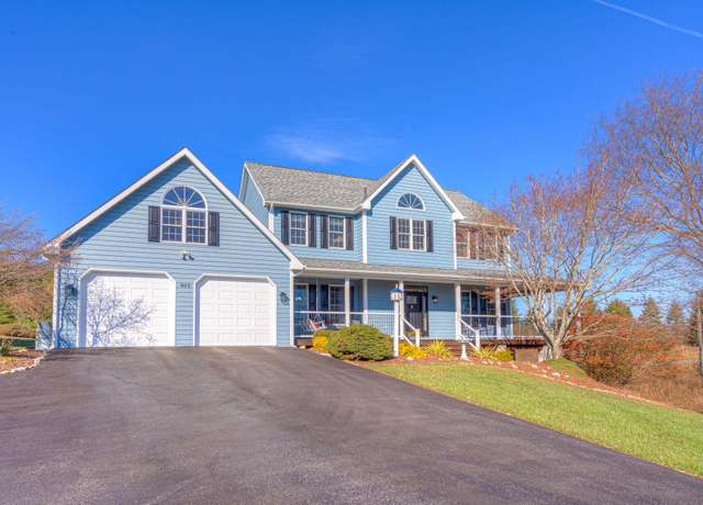 Property at 404 Cedar Orchard Dr W, Blacksburg, VA 24060, 5 beds, 3.5 baths