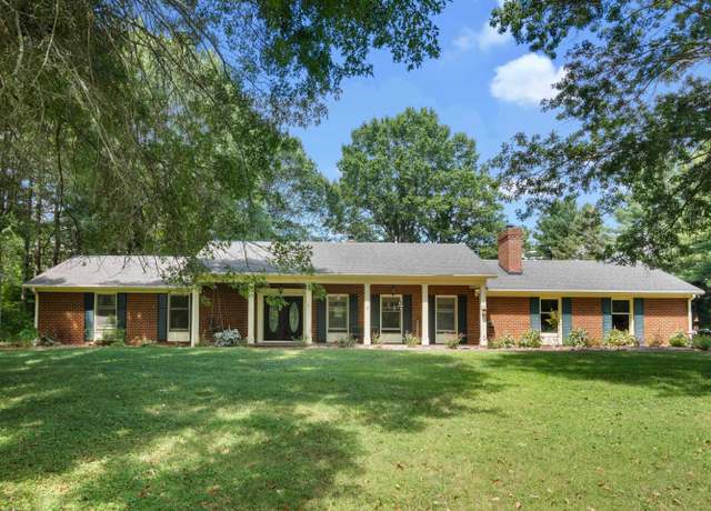 Property at 1110 W Ridge Rd, Wytheville, VA 24382, 3 beds, 2.5 baths