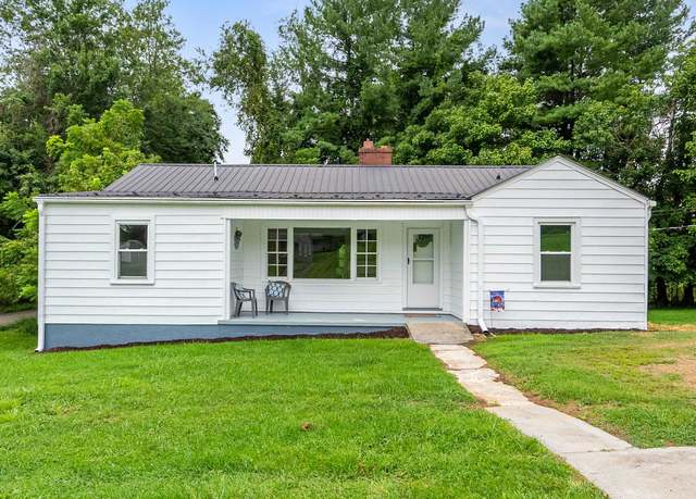 Property at 384 E Grayson St, Hillsville, VA 24343, 3 beds, 1 bath