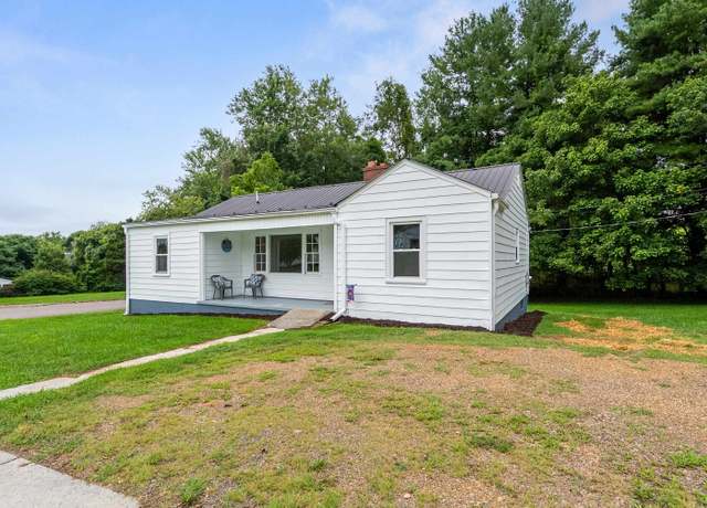 Property at 384 E Grayson St, Hillsville, VA 24343, 3 beds, 1 bath