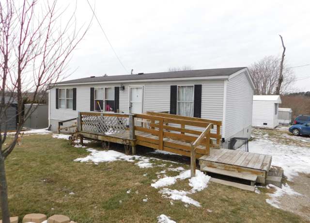 Property at 104 Chapel St, Christiansburg, VA 24073, 3 beds, 2 baths