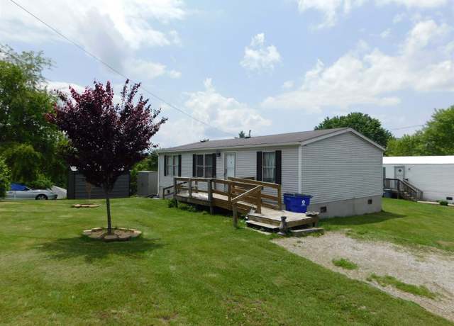 Property at 104 Chapel St, Christiansburg, VA 24073, 3 beds, 2 baths